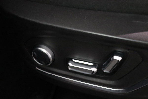 Lynk & Co 01 1.5*PLUG-IN*NAVI*PANO*CAM*ACC*CARPLAY*ECC*LED*