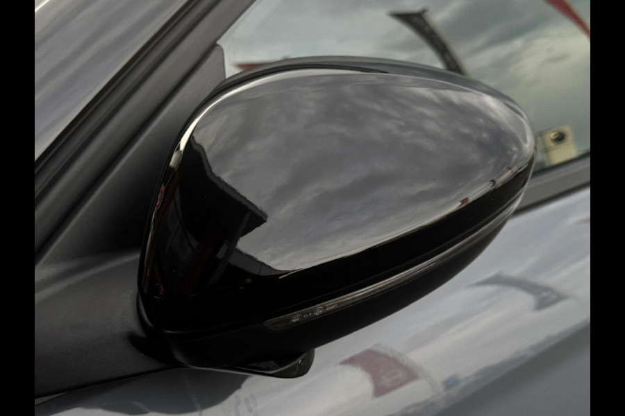 Opel Corsa 1.2 GS Line | LED | Camera | Parksens | Stoelverwarming | Carplay | Leder | Two Tone | BTW |
