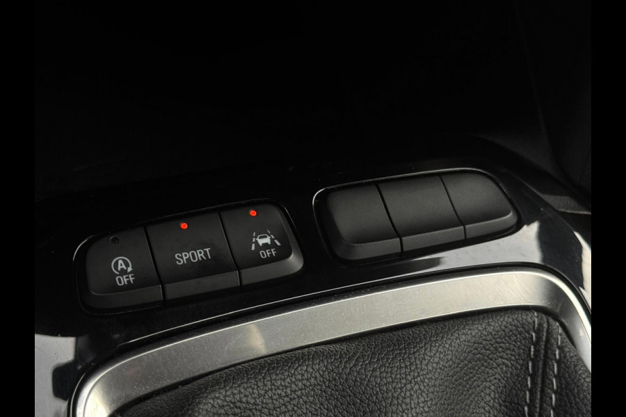 Opel Corsa 1.2 GS Line | LED | Camera | Parksens | Stoelverwarming | Carplay | Leder | Two Tone | BTW |