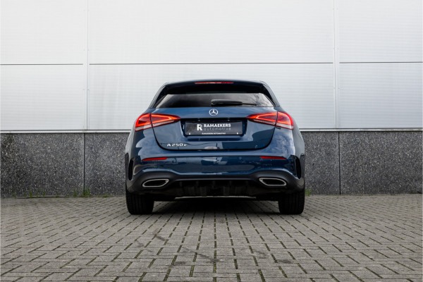 Mercedes-Benz A-Klasse 250 e AMG Line Pano / Sfeerverlichting / Carplay / Night Pakket / 18inch /
