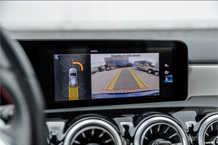 Mercedes-Benz A-Klasse 250 e AMG Line Pano / Sfeerverlichting / Carplay / Night Pakket / 18inch /