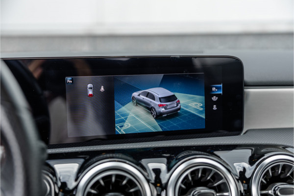 Mercedes-Benz A-Klasse 250 e AMG Line Pano / Sfeerverlichting / Carplay / Night Pakket / 18inch /