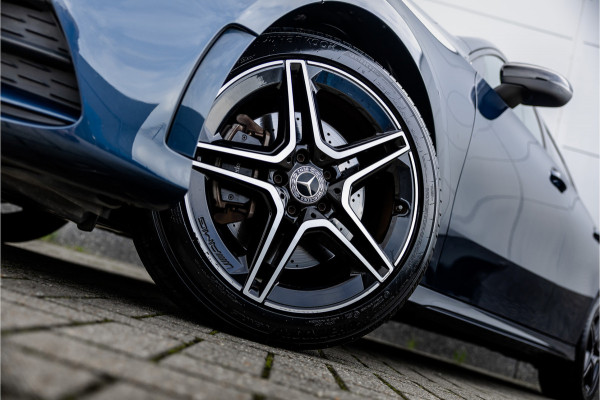 Mercedes-Benz A-Klasse 250 e AMG Line Pano / Sfeerverlichting / Carplay / Night Pakket / 18inch /