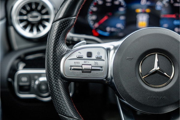 Mercedes-Benz A-Klasse 250 e AMG Line Pano / Sfeerverlichting / Carplay / Night Pakket / 18inch /