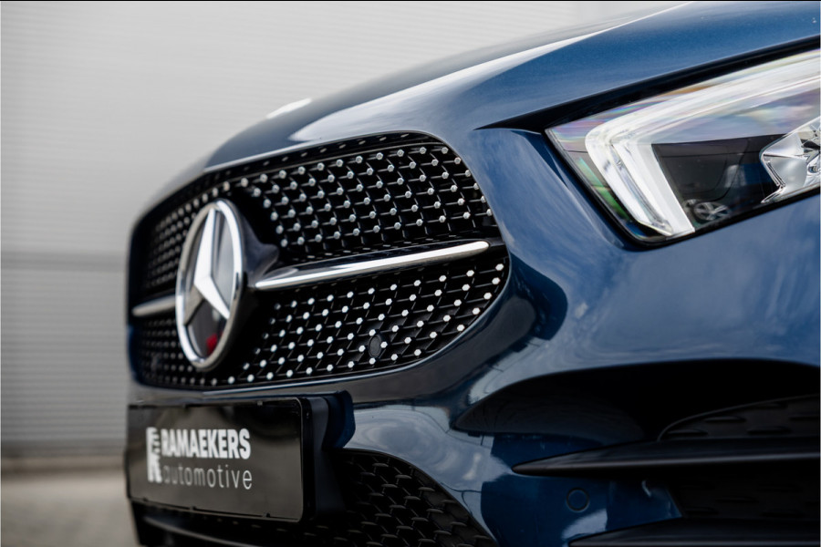 Mercedes-Benz A-Klasse 250 e AMG Line Pano / Sfeerverlichting / Carplay / Night Pakket / 18inch /