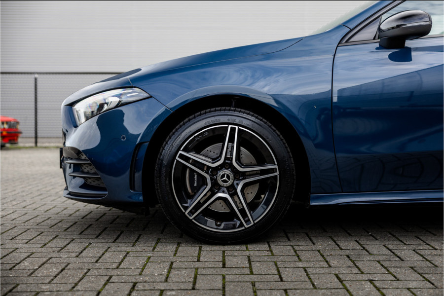Mercedes-Benz A-Klasse 250 e AMG Line Pano / Sfeerverlichting / Carplay / Night Pakket / 18inch /