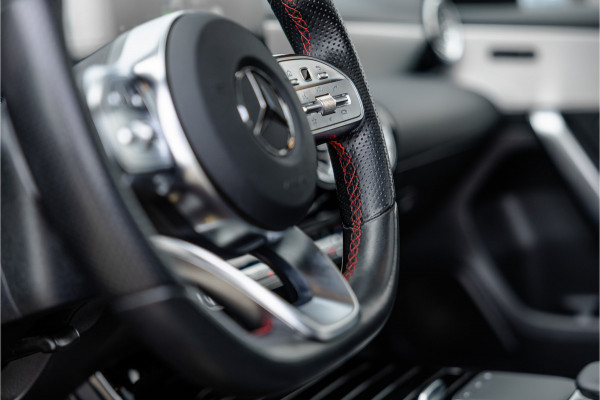 Mercedes-Benz A-Klasse 250 e AMG Line Pano / Sfeerverlichting / Carplay / Night Pakket / 18inch /