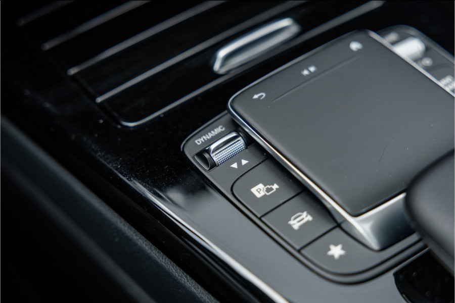Mercedes-Benz A-Klasse 250 e AMG Line Pano / Sfeerverlichting / Carplay / Night Pakket / 18inch /