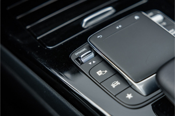 Mercedes-Benz A-Klasse 250 e AMG Line Pano / Sfeerverlichting / Carplay / Night Pakket / 18inch /