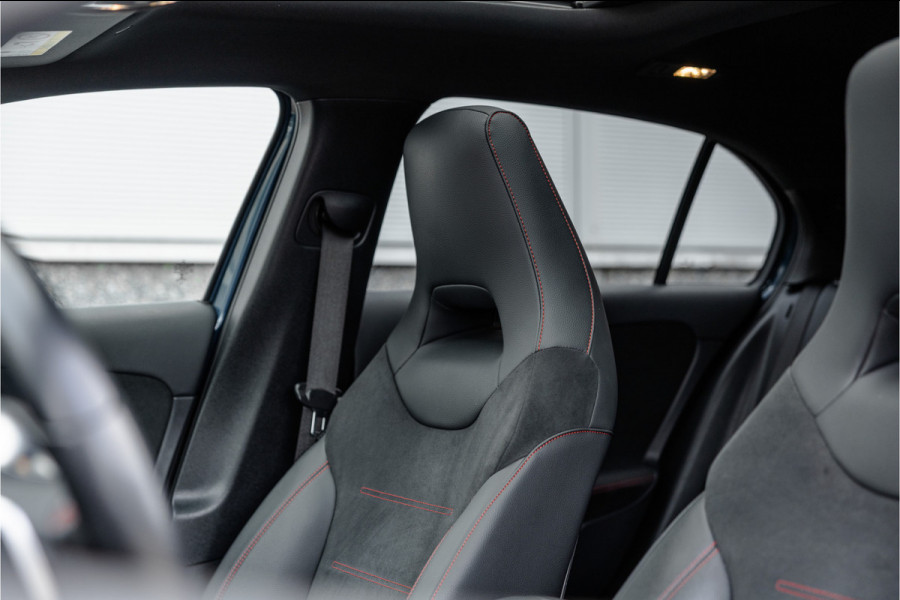 Mercedes-Benz A-Klasse 250 e AMG Line Pano / Sfeerverlichting / Carplay / Night Pakket / 18inch /