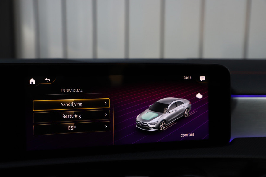 Mercedes-Benz CLA-Klasse 250e AMG | 218PK | Pano | Sfeerverlichting | Led | Widescreen | Stoelverwarming | Camera | Standkachel | 2022.