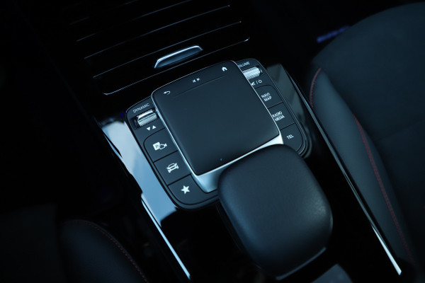 Mercedes-Benz CLA-Klasse 250e AMG | 218PK | Pano | Sfeerverlichting | Led | Widescreen | Stoelverwarming | Camera | Standkachel | 2022.