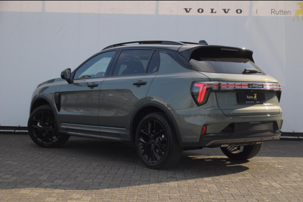 Lynk & Co 01 276PK Automaat More / Adaptive cruise control / Leren bekleding / Elektrisch verstelbare stoelen / Schuif- kanteldak / Trekhaak / Stoel- en stuurverwarming / Parkeersensoren V+A / 360 Graden Camera / Elektrische achterklep / 20" lichtmetalen velgen