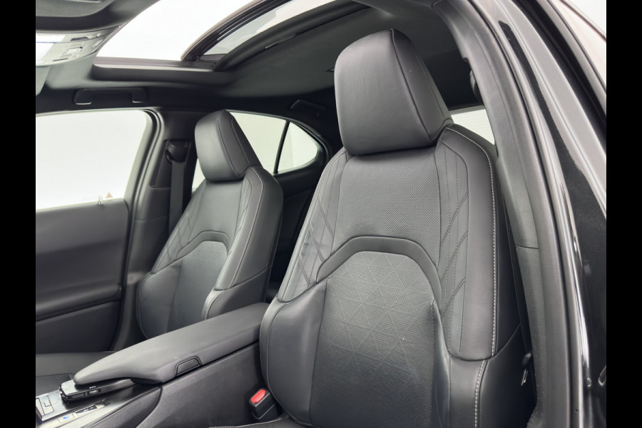Lexus UX 300e Luxury 54 kWh (INCL.BTW)  Aut. *PANO | LEATHER | FULL-LED | ADAPTIVE-CRUISE | CAMERA | KEYLESS | NAVI-FULLMAP | DAB+ | PRIVACY-GLASS | ECC | PDC | 17''ALU*