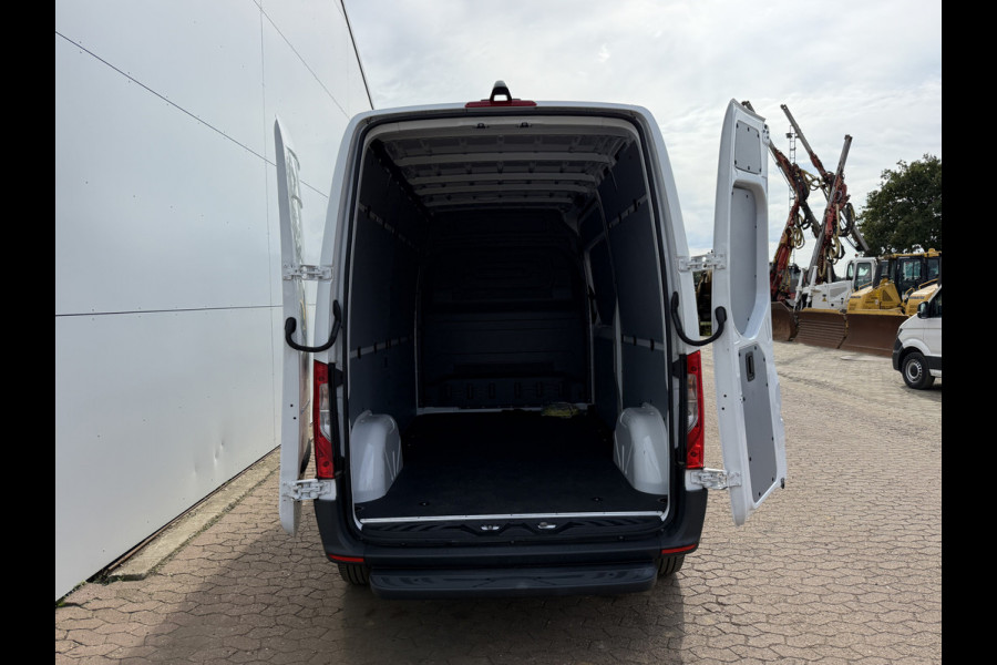 Mercedes-Benz eSprinter 312 55kWh L2H2 Elektrisch 168 km WLTP 97,1% (SOH) 80kW Snelladen Climate Control Camera Stoelverwarming Laadkabel