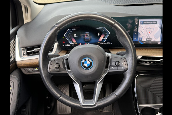 BMW 2 Serie Active Tourer 225e xDrive Luxury Line 17"/Leder + memory/Panoramadak/Stoelmassage/Harman Kardon/Camera/Head-up/Apple Carplay & Android Auto