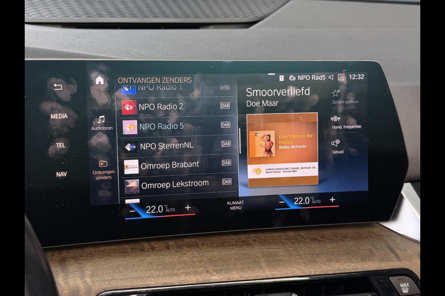 BMW 2 Serie Active Tourer 225e xDrive Luxury Line 17"/Leder + memory/Panoramadak/Stoelmassage/Harman Kardon/Camera/Head-up/Apple Carplay & Android Auto