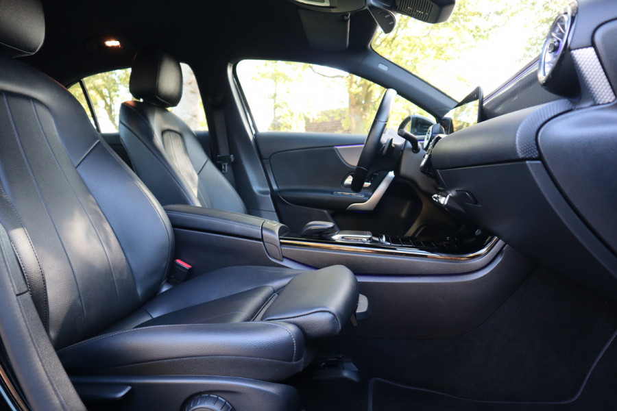 Mercedes-Benz A-Klasse 180 Business Solution Luxury | Sfeerverlichting | Camera |