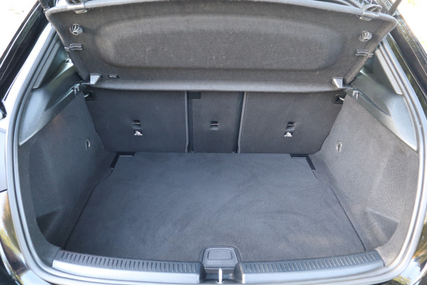 Mercedes-Benz A-Klasse 180 Business Solution Luxury | Sfeerverlichting | Camera |