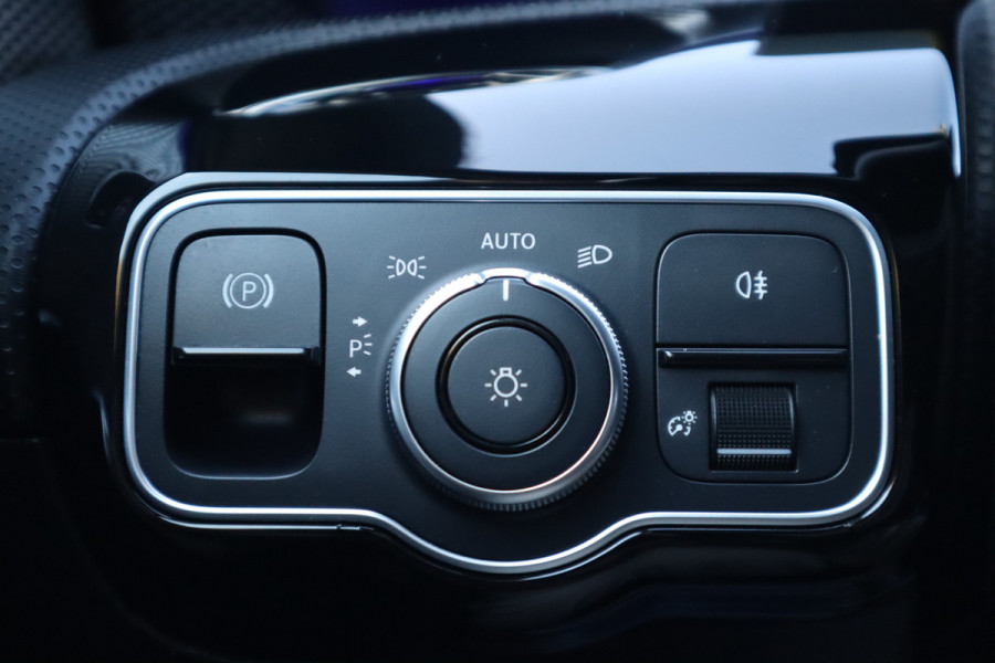 Mercedes-Benz A-Klasse 180 Business Solution Luxury | Sfeerverlichting | Camera |