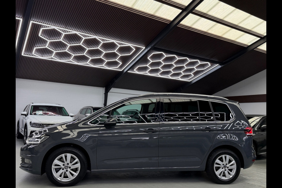 Volkswagen Touran 1.5 TSI Highline 7p Carplay Panorama