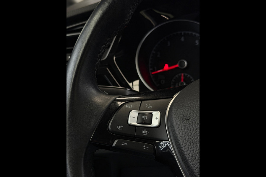 Volkswagen Touran 1.5 TSI Highline 7p Carplay Panorama