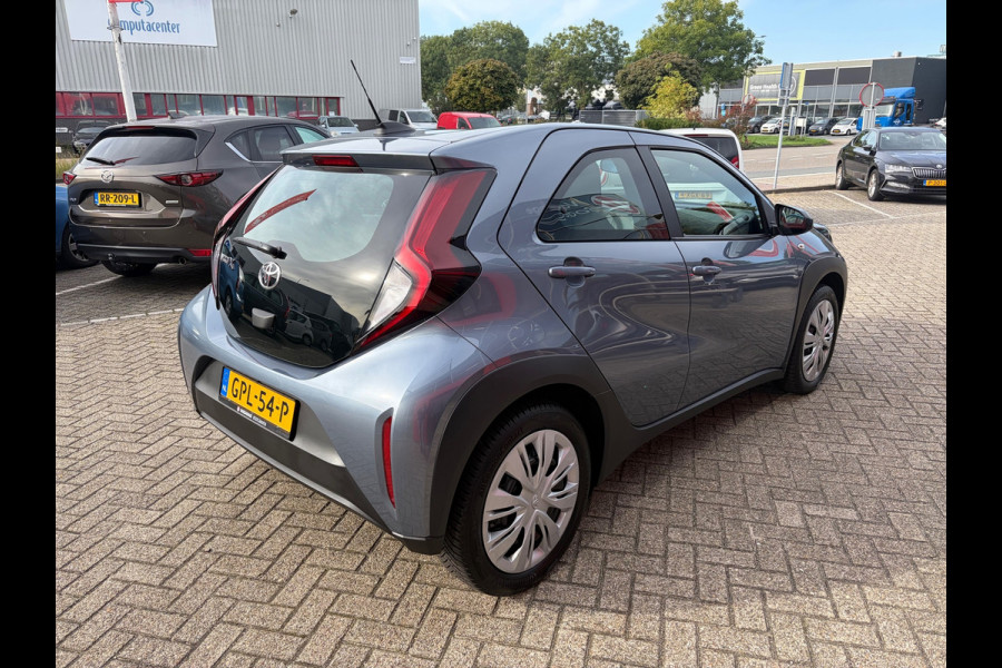 Toyota Aygo X 1.0 VVT-i MT Play