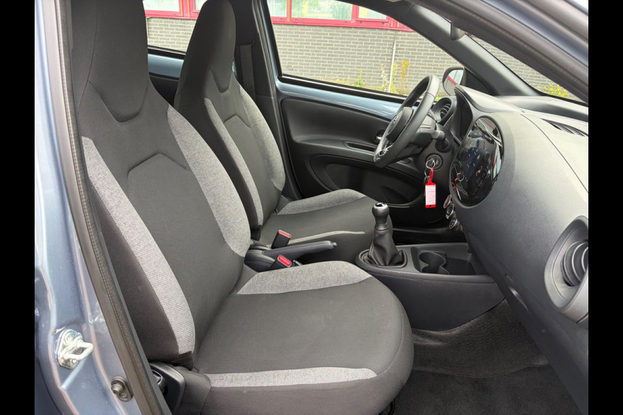 Toyota Aygo X 1.0 VVT-i MT Play