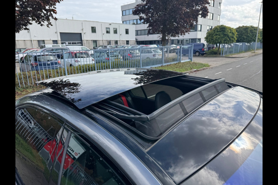 Mercedes-Benz C-Klasse 300 e AMG Line Panorama Camera Burmester