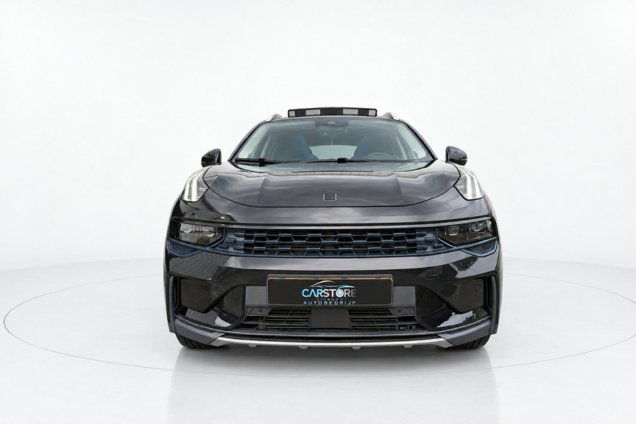 Lynk & Co 01 1.5 BLACK EDITION PANO CAM ACC SFEER MEMORY