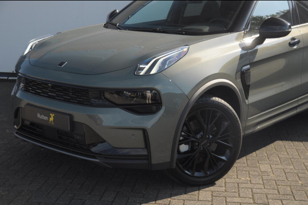 Lynk & Co 01 276PK Automaat More / Adaptive cruise control / Leren bekleding / Elektrisch verstelbare stoelen / Schuif- kanteldak / Trekhaak / Stoel- en stuurverwarming / Parkeersensoren V+A / 360 Graden Camera / Elektrische achterklep / 20" lichtmetalen velgen