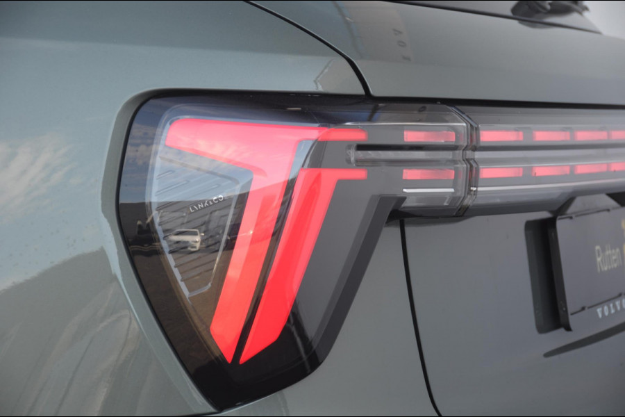 Lynk & Co 01 276PK Automaat More / Adaptive cruise control / Leren bekleding / Elektrisch verstelbare stoelen / Schuif- kanteldak / Trekhaak / Stoel- en stuurverwarming / Parkeersensoren V+A / 360 Graden Camera / Elektrische achterklep / 20" lichtmetalen velgen