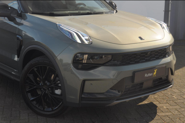 Lynk & Co 01 276PK Automaat More / Adaptive cruise control / Leren bekleding / Elektrisch verstelbare stoelen / Schuif- kanteldak / Trekhaak / Stoel- en stuurverwarming / Parkeersensoren V+A / 360 Graden Camera / Elektrische achterklep / 20" lichtmetalen velgen