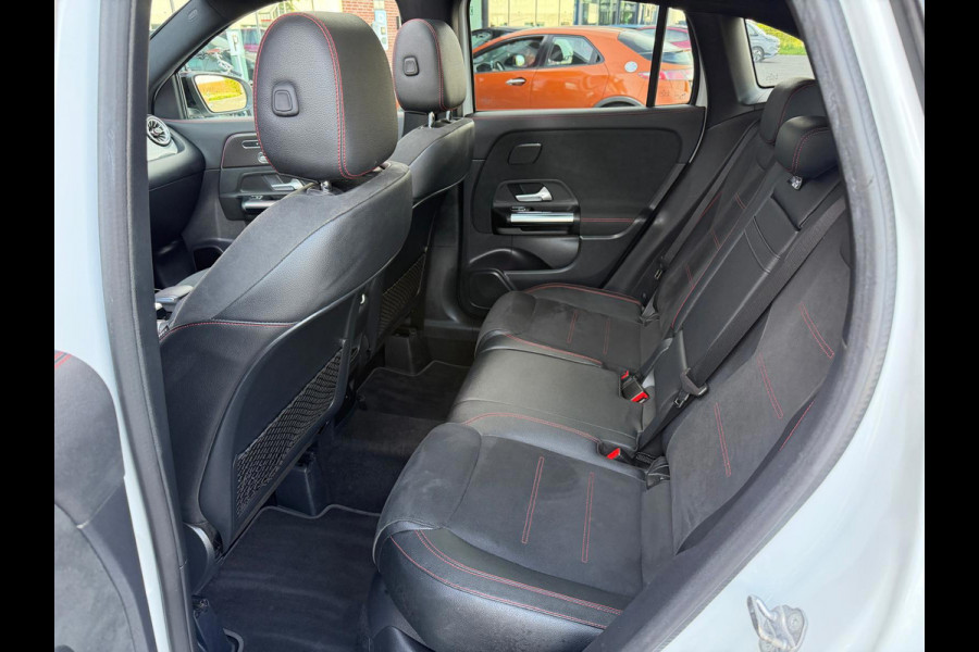 Mercedes-Benz GLA 250e Business Solution AMG Limited | Panorama | Memory Seats | Sfeerverlichting | Camera | Keyless |