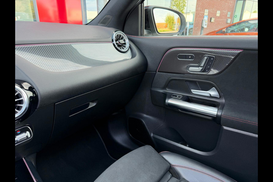 Mercedes-Benz GLA 250e Business Solution AMG Limited | Panorama | Memory Seats | Sfeerverlichting | Camera | Keyless |