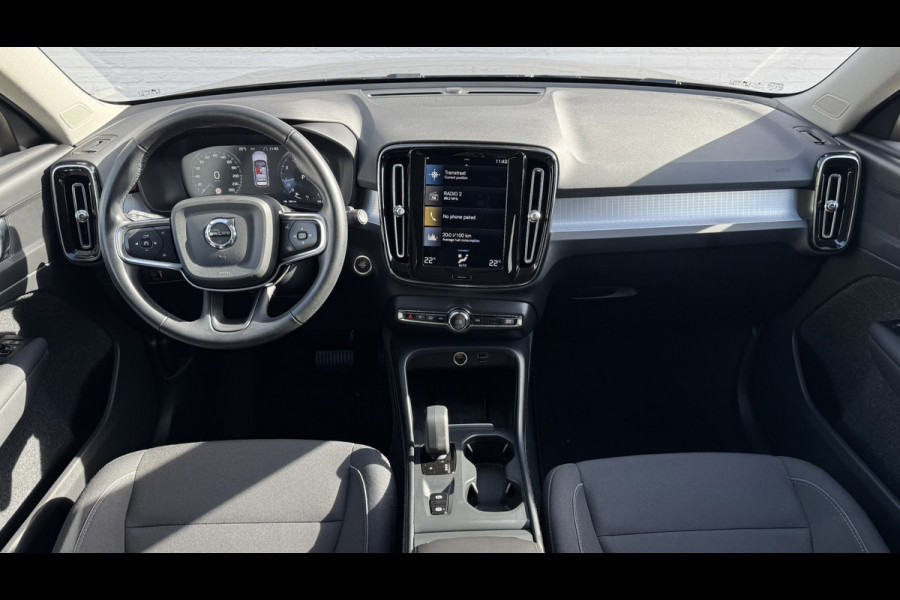 Volvo XC40 1.5 T3 Momentum Automaat Navi Camera Clima Carplay Adapt.cruiseTrekhaak ALl-Seasonbanden