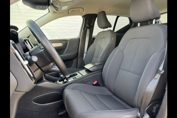 Volvo XC40 1.5 T3 Momentum Automaat Navi Camera Clima Carplay Adapt.cruiseTrekhaak ALl-Seasonbanden