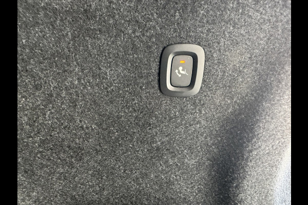 Volvo XC40 1.5 T3 Momentum Automaat Navi Camera Clima Carplay Adapt.cruiseTrekhaak ALl-Seasonbanden