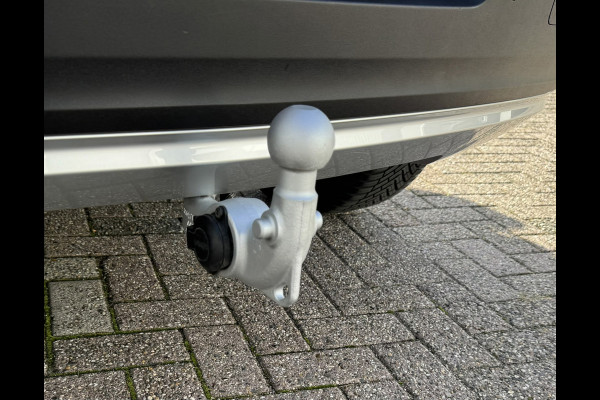 Volvo XC40 1.5 T3 Momentum Automaat Navi Camera Clima Carplay Adapt.cruiseTrekhaak ALl-Seasonbanden