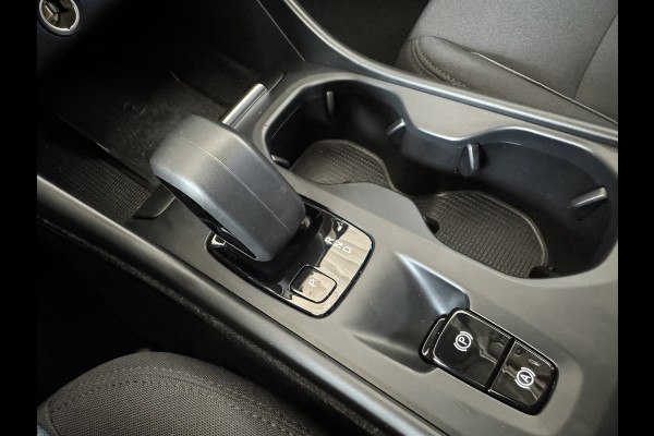 Volvo XC40 1.5 T3 Momentum Automaat Navi Camera Clima Carplay Adapt.cruiseTrekhaak ALl-Seasonbanden