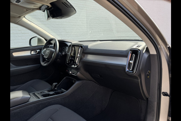 Volvo XC40 1.5 T3 Momentum Automaat Navi Camera Clima Carplay Adapt.cruiseTrekhaak ALl-Seasonbanden