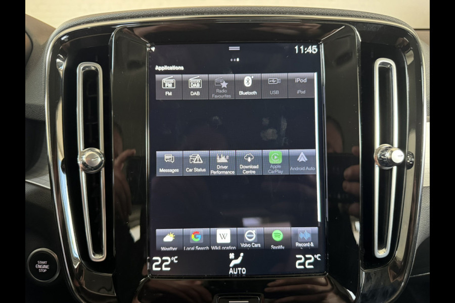 Volvo XC40 1.5 T3 Momentum Automaat Navi Camera Clima Carplay Adapt.cruiseTrekhaak ALl-Seasonbanden