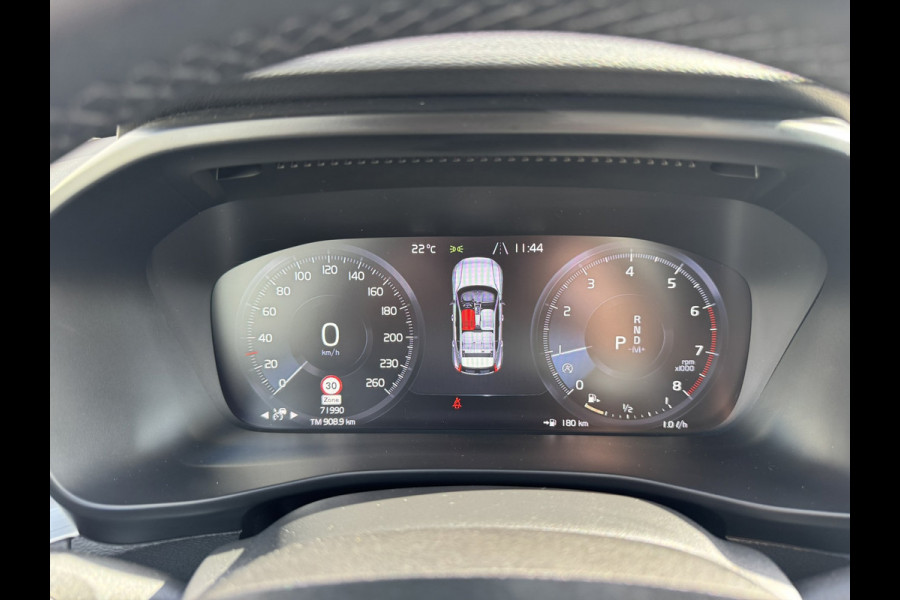Volvo XC40 1.5 T3 Momentum Automaat Navi Camera Clima Carplay Adapt.cruiseTrekhaak ALl-Seasonbanden