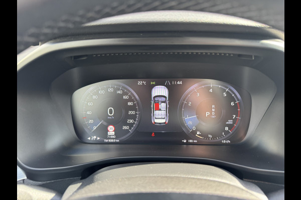 Volvo XC40 1.5 T3 Momentum Automaat Navi Camera Clima Carplay Adapt.cruiseTrekhaak ALl-Seasonbanden