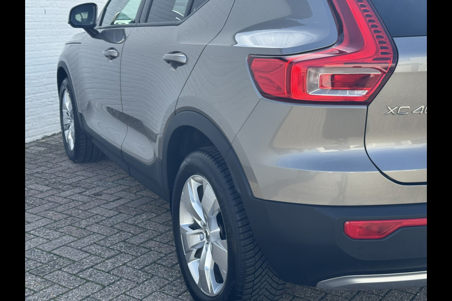 Volvo XC40 1.5 T3 Momentum Automaat Navi Camera Clima Carplay Adapt.cruiseTrekhaak ALl-Seasonbanden