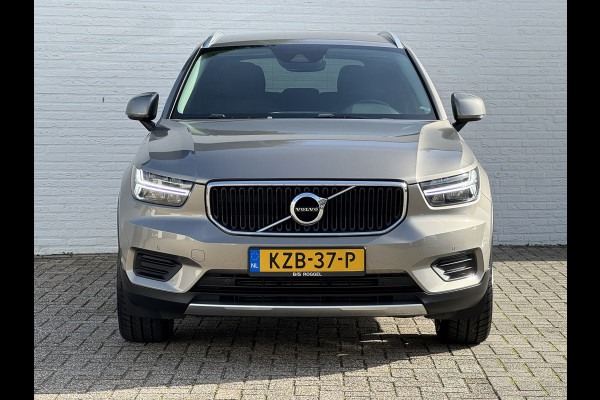 Volvo XC40 1.5 T3 Momentum Automaat Navi Camera Clima Carplay Adapt.cruiseTrekhaak ALl-Seasonbanden
