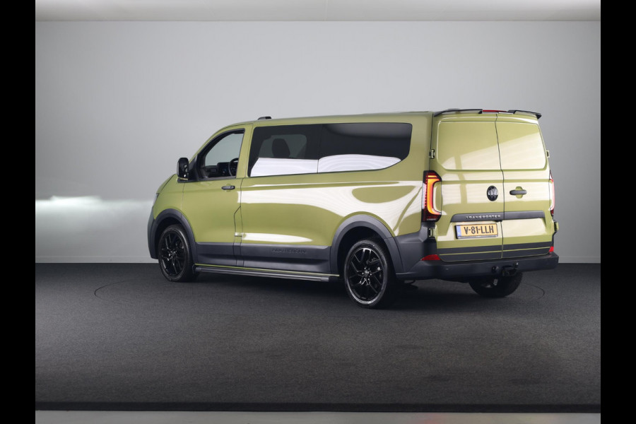 Volkswagen Transporter 2.0 TDI L2H1 30 PanAmericana DC Luxe Dubbel Cabine | Stylingpakket | Trekhaak | Laadruimtebetimmering