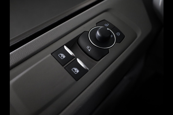 Volkswagen Transporter 2.0 TDI L2H1 30 PanAmericana DC Luxe Dubbel Cabine | Stylingpakket | Trekhaak | Laadruimtebetimmering