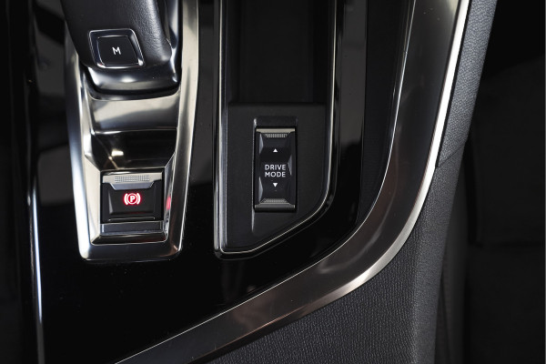 Peugeot 3008 1.2 PureTech Blue Lease GT 131 PK | black pakket | S/K-Panodak | Dig. Cockpit | Adapt. Cruise | Stoelverw. | PDC | Camera | NAV + App. Connect | ECC | Elek. Klep | LM 19" |