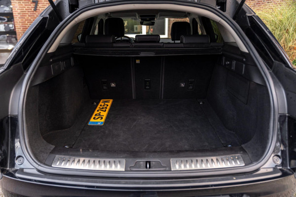 Land Rover Range Rover Velar 2.0 Turbo 250 PK 1e eigenaar AWD R-Dynamic Keyless Stoelverwarming Trekhaak 21''